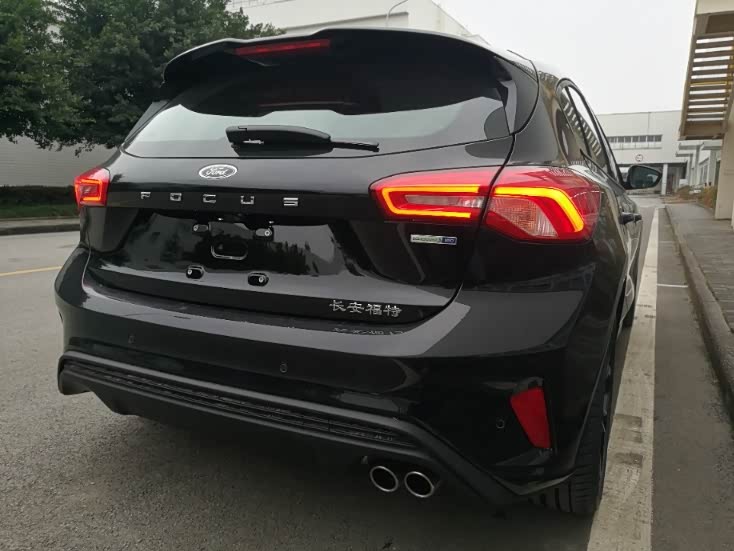 你们想看的黑色全新福克斯stline