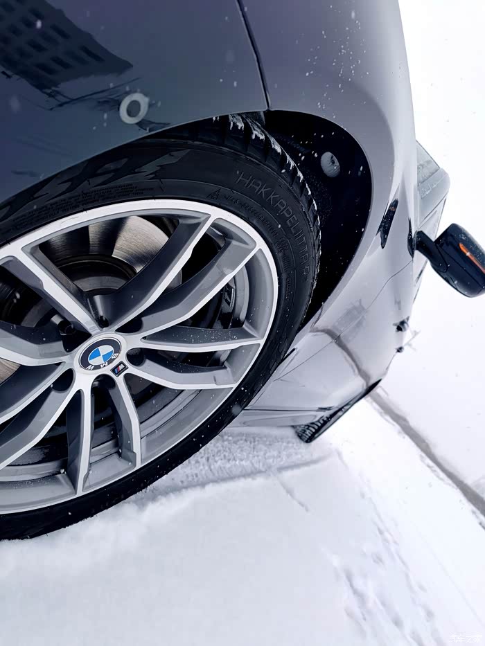 【图】下雪了,乐趣来了_宝马5系论坛_汽车之家论坛