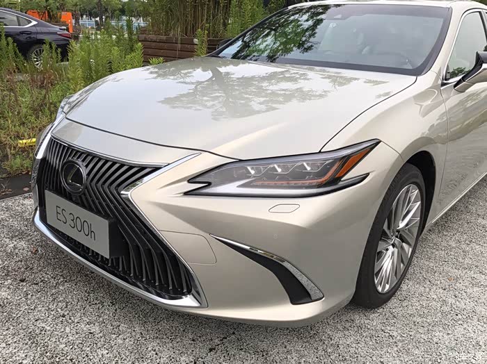 【价格公布】27.9万元起售 全新雷克萨斯es上市直播