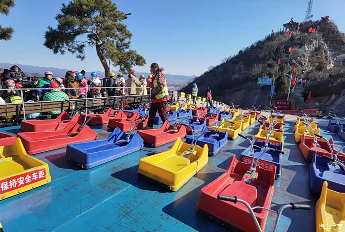 闹新春上山坐观光缆车下山玩山地滑车密云冶仙塔一日游