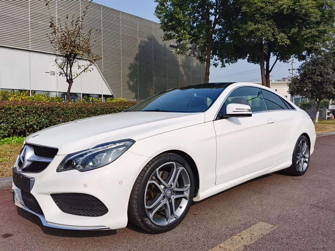 进口奔驰轿跑e260,白外红内