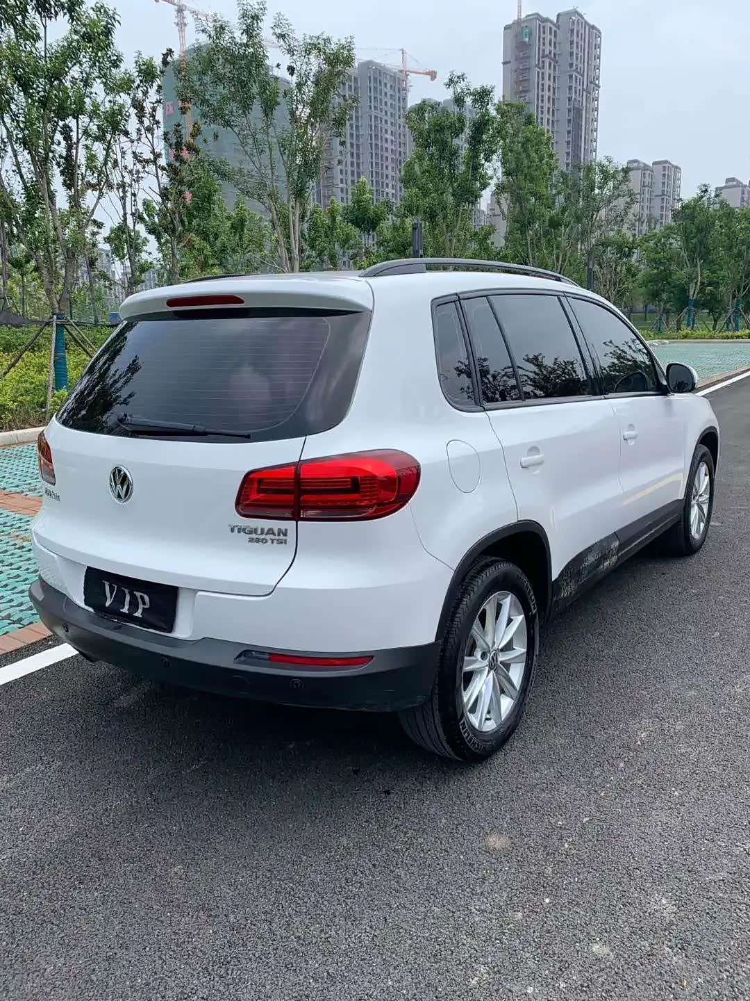 大众途观14t豪华顶配车头饱满车身线条流畅看起来很大