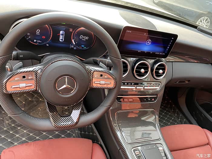 出21年上牌奔驰c260臻藏版