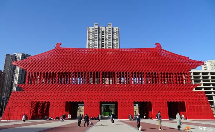 舞出青藏高原的风采西安明德门下闪耀出一条靓丽的风景线