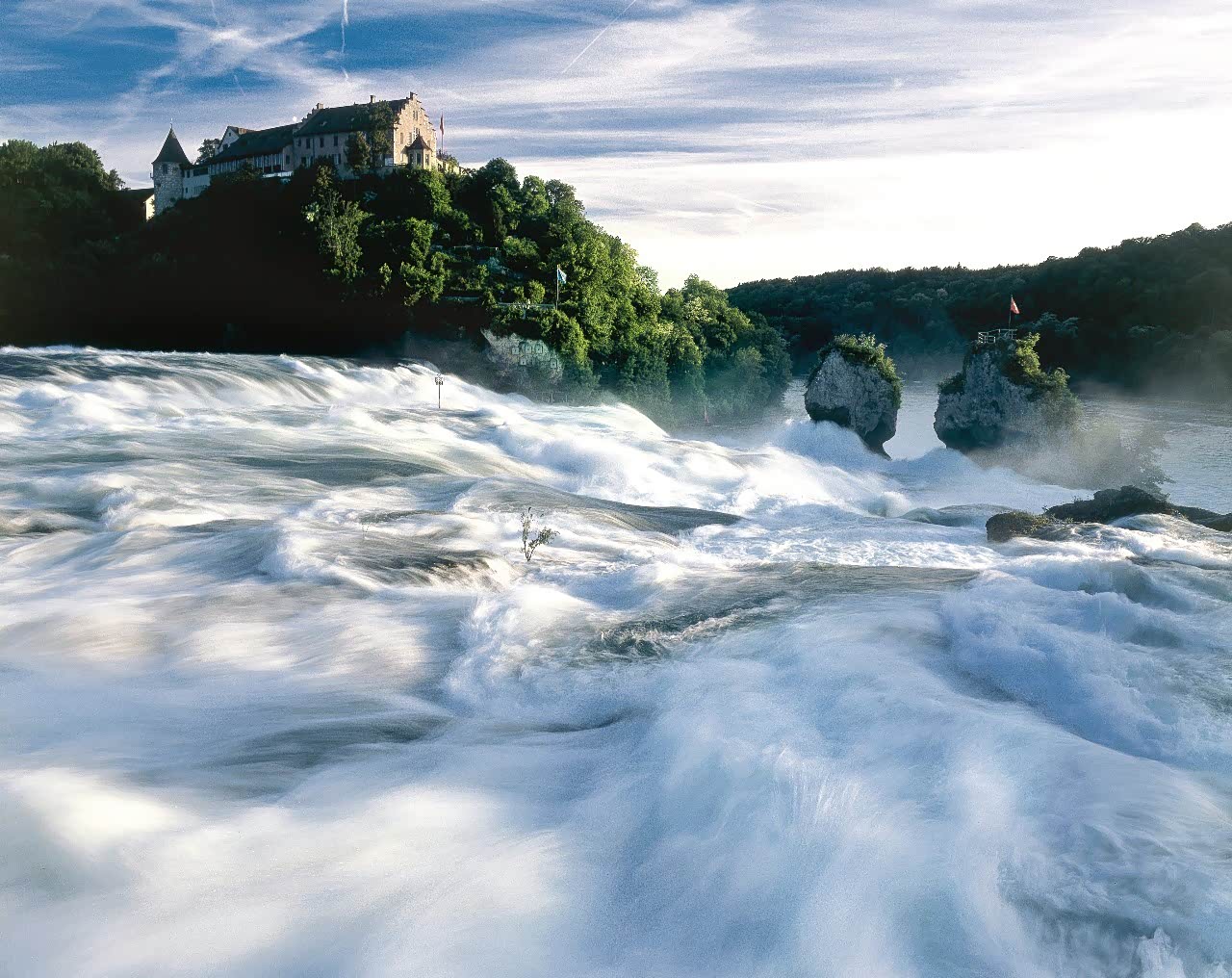 找一个风景秀丽的地方旅行开阔自己的眼界大自然美景天城