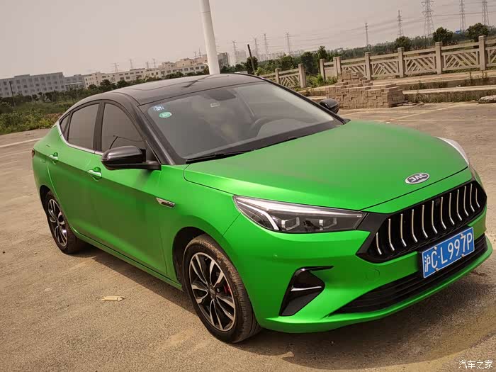 嘉悦a5车身悬浮车顶《电光绿》卡钳小改装