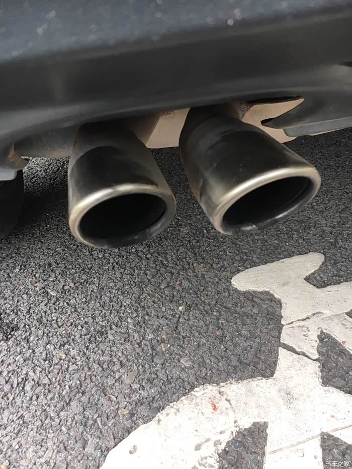 13款老途观排气管口发黑是烧机油吗
