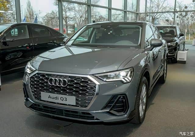 运动版奥迪q3溜背外观大屏内饰比宝马x1帅气很多
