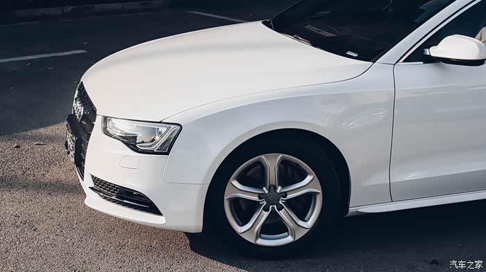 十年经典苏州奥迪a5coupe改色冰川白外拍赏析