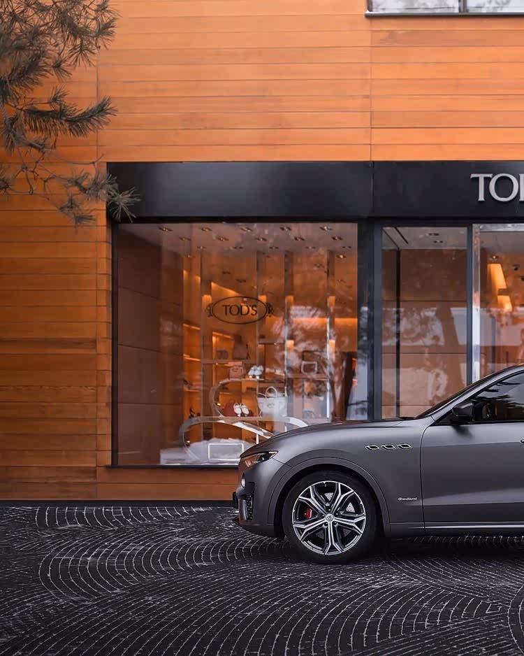 玛莎拉蒂levantetrofeo水泥灰配色真给力