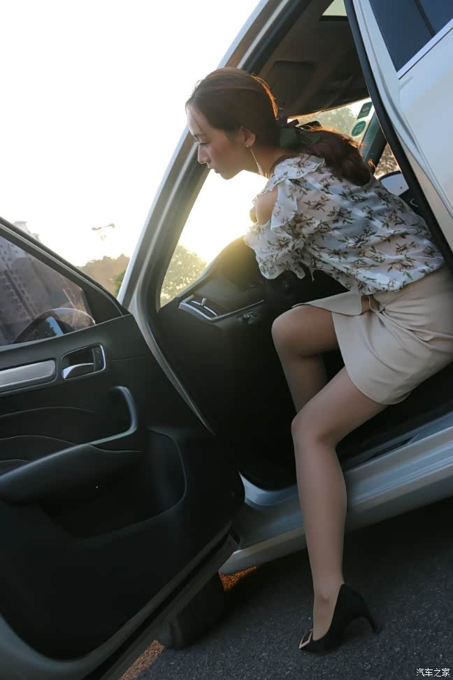 【活动报道】长腿丝袜小姐姐带你走进运动赛道