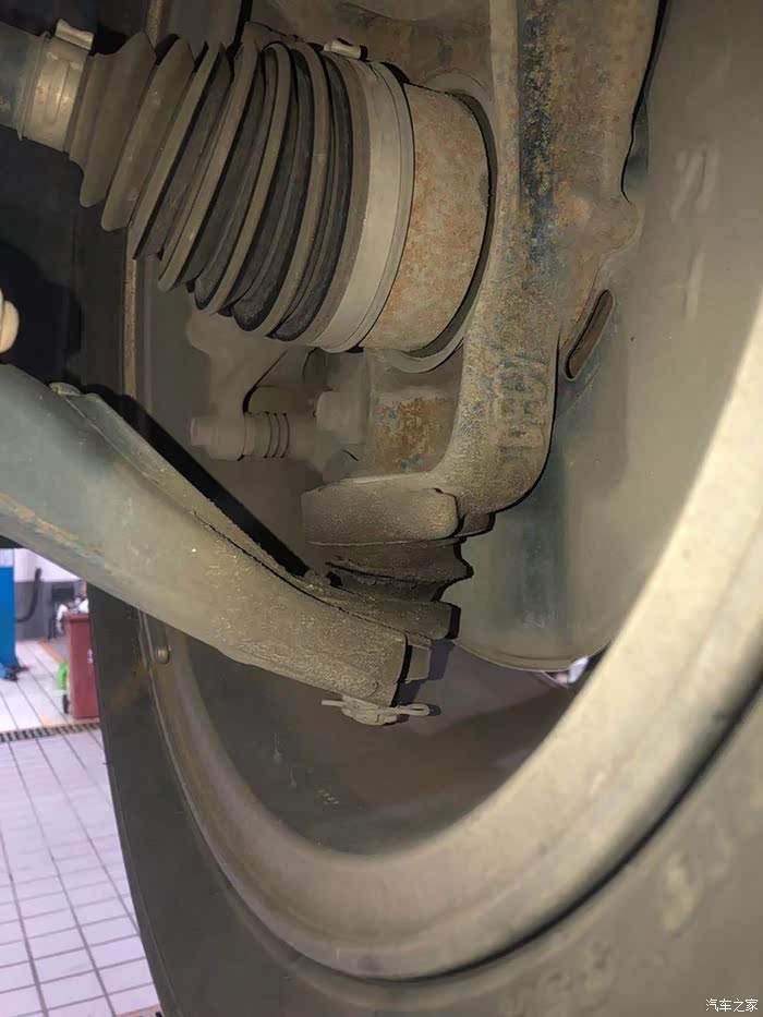 九代雅阁下摆臂球头漏油的问题