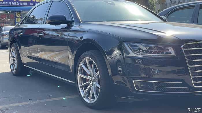 奥迪a8换上rs4原装轮毂效果