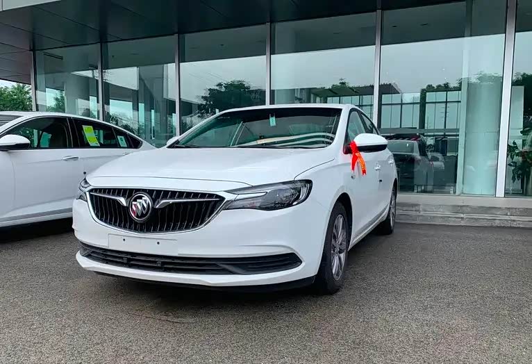 别克英朗是别克旗下一款紧凑型家庭轿车