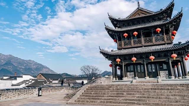 梅城古镇位于浙江省杭州市建德的东部,其建县于三国时期