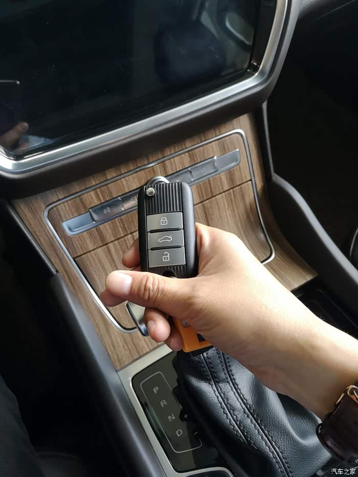 这个是rx8的钥匙,感觉还行吧,没那么难看