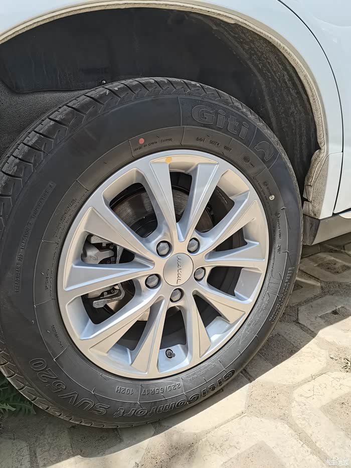 家用suv哈弗m6plus外观