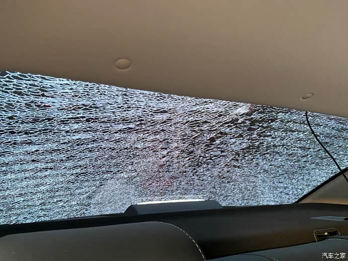 【图】万分之一的概率,后玻璃自爆_艾瑞泽5论坛_汽车之家论坛