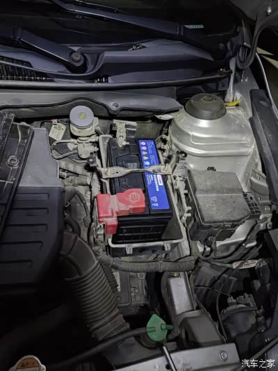 原车日立换驾驰电瓶了