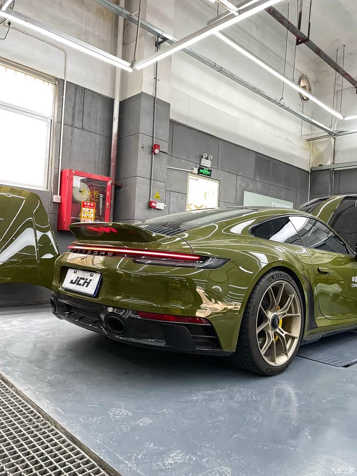 【图】992 sports classisc鸭翼_保时捷911论坛_汽车之家论坛