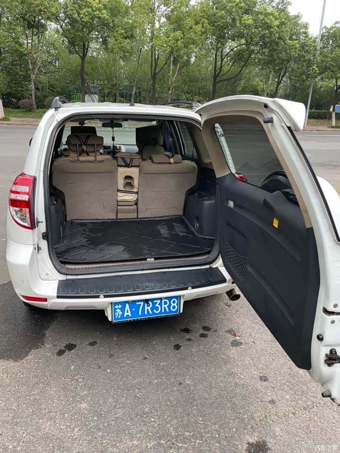 个人出老款书包款rav4一辆