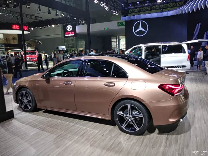 成都车展奔驰a220l