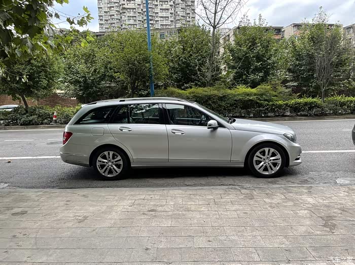 成都出台奔驰c200旅行车