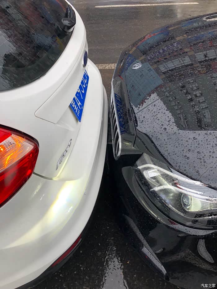 【图】被追尾了,草_奔驰e级论坛_汽车之家论坛