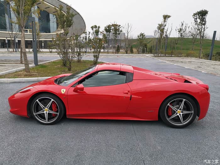 法拉利458敞篷