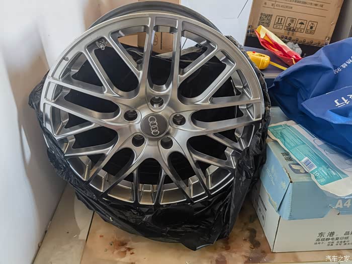 出奥迪a6l全新轮毂