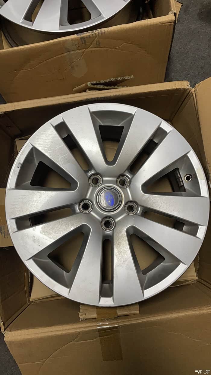 出15款傲虎17寸轮毂2个