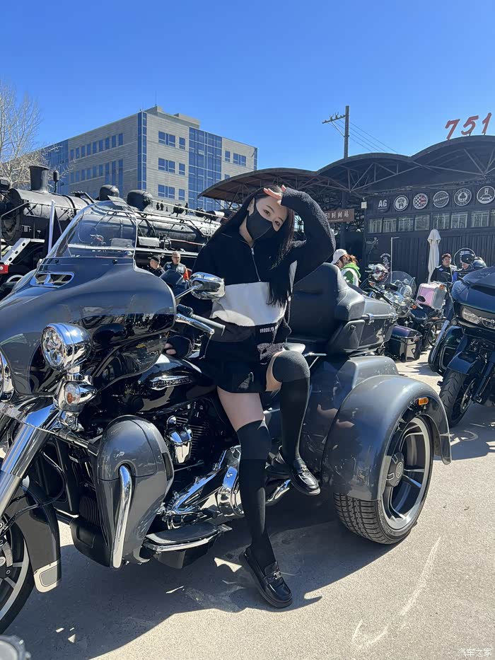 大型哈雷聚会现场全场价值1000w