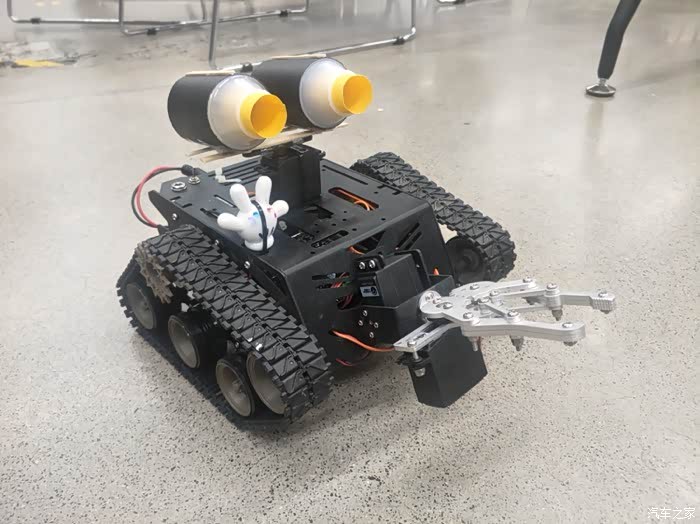 前几天公司活动,做的捡垃圾的瓦力机器人,结果还获得个奖,哈哈哈