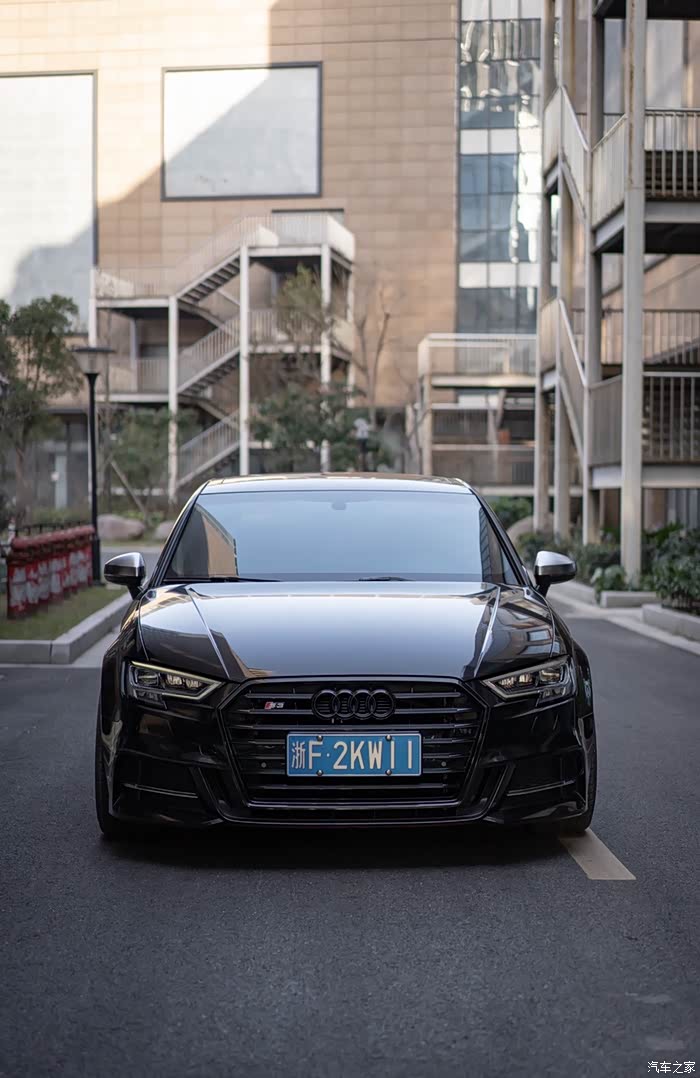 奥迪a3提车半年小改上镜黑武士