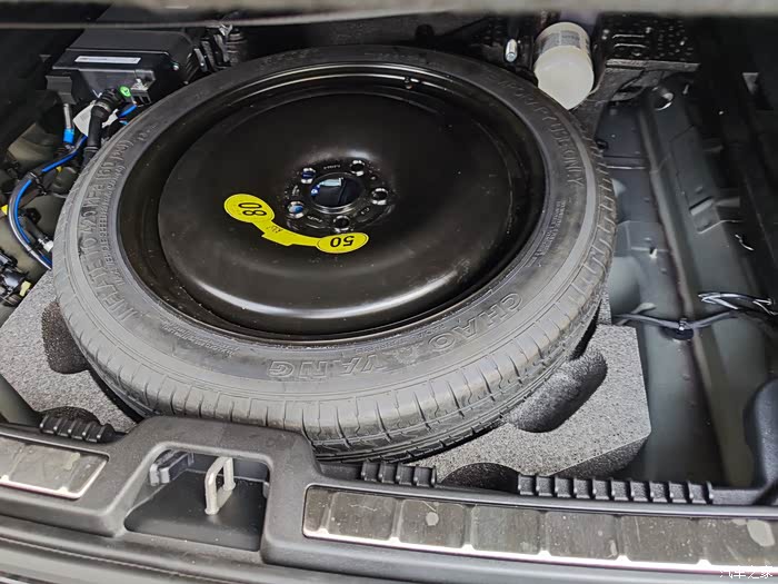 一次性不说,据说用完还得到4s店拆下来,轮胎动平衡也不知是否受影响