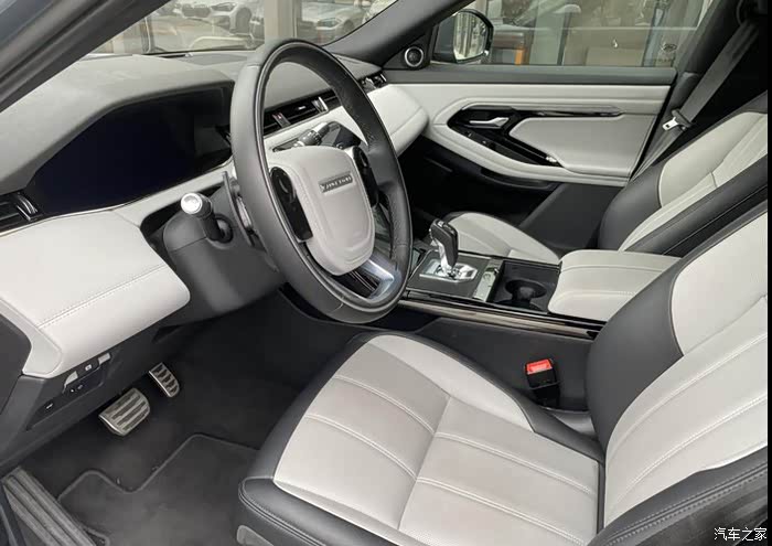 去店里看车感觉极光内饰也很好看