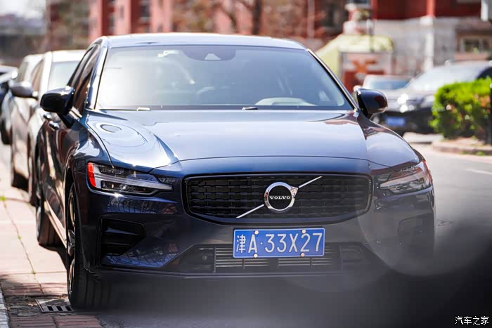 兼顾优雅与动感,沃尔沃s60牛仔蓝8000公里用车分享