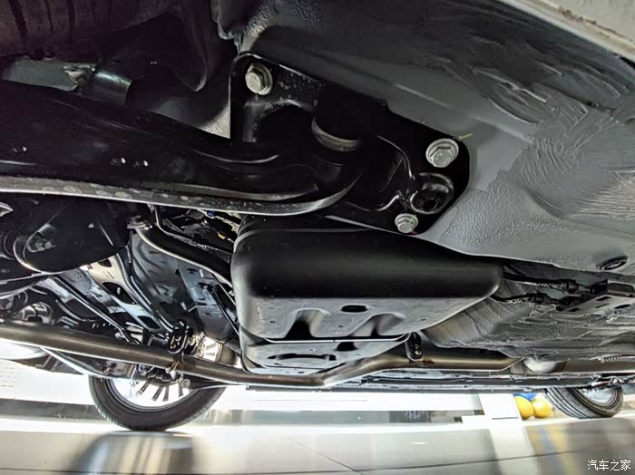 试驾全新第三代奔腾b70多处高清细节图奉上