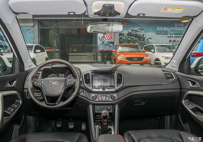 迫不及待进去感受了一,内饰搭配得不错给人一种高级感觉,一种精致美感