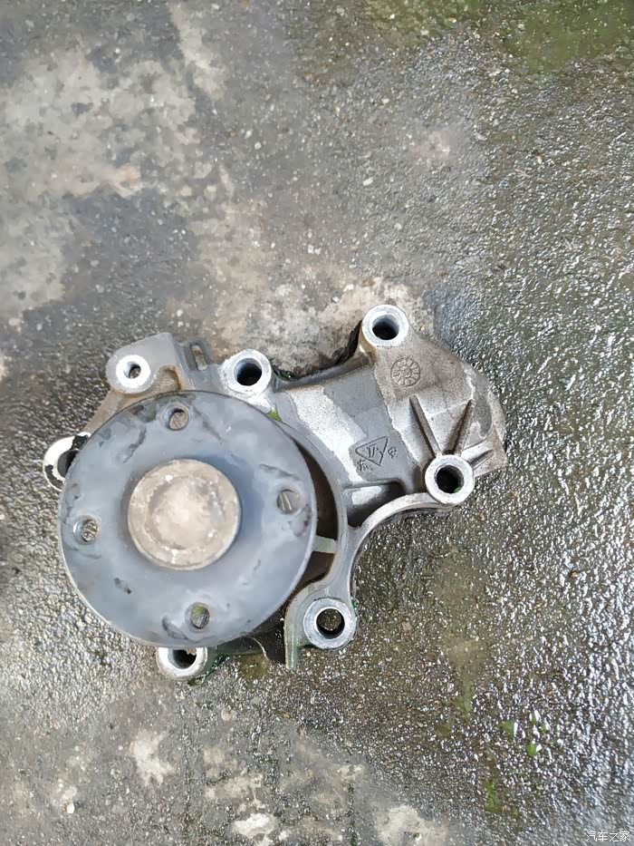 众泰2008行驶7万公里再次更换水泵,正时皮带等.