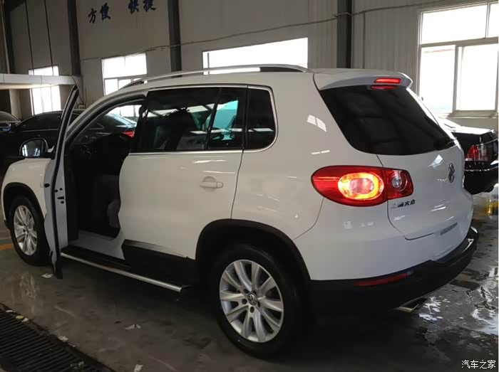 途观的后倒车灯如何更换