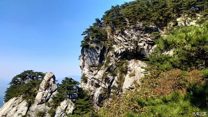 这个叫"马头峰",确实很像.