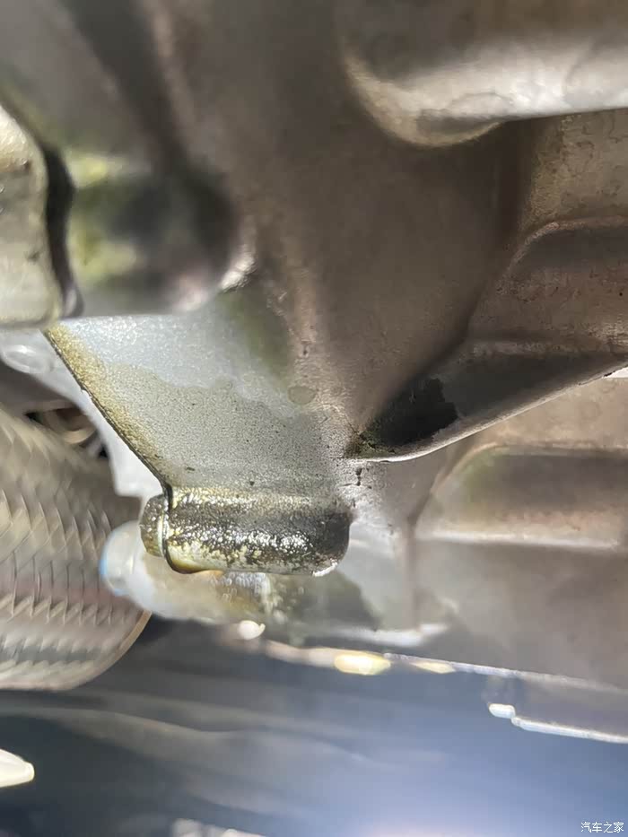 21款15tcrv发动机已经开始漏油了
