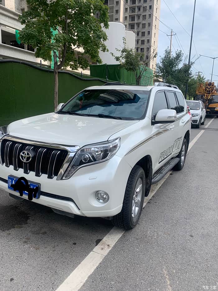 出个人一手17年12月底上牌一汽丰田普拉多27七座高配