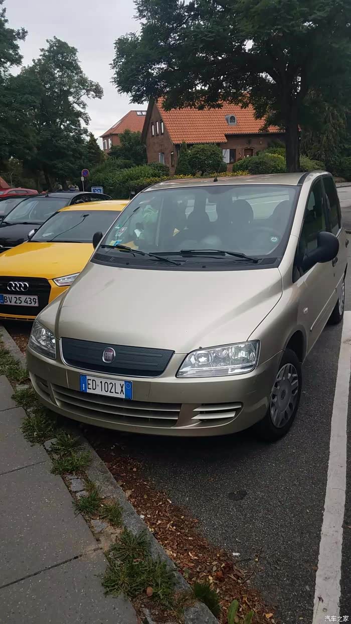丹麦奥胡斯,竟然还有咱m300的同胞兄弟——菲亚特梦迪博朗