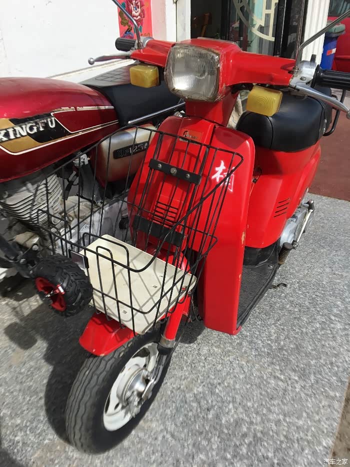 1993年的轻骑木兰摩托车我记得当年邓亚萍也有一辆啊