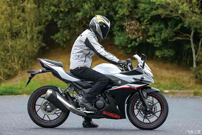 【图】国内入门神级仿赛摩托,铃木gsx250r,造型经典操控稳定_摩托车