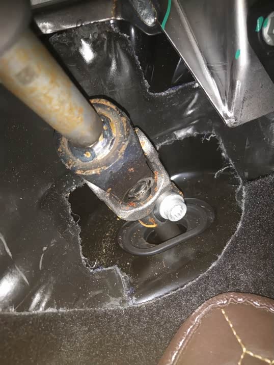 17款不到半年转向柱生锈了