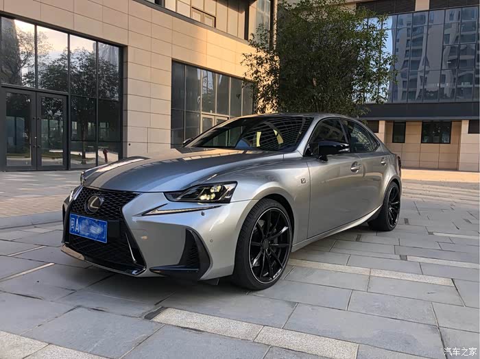 出个人一手19年雷克萨斯is300fsport