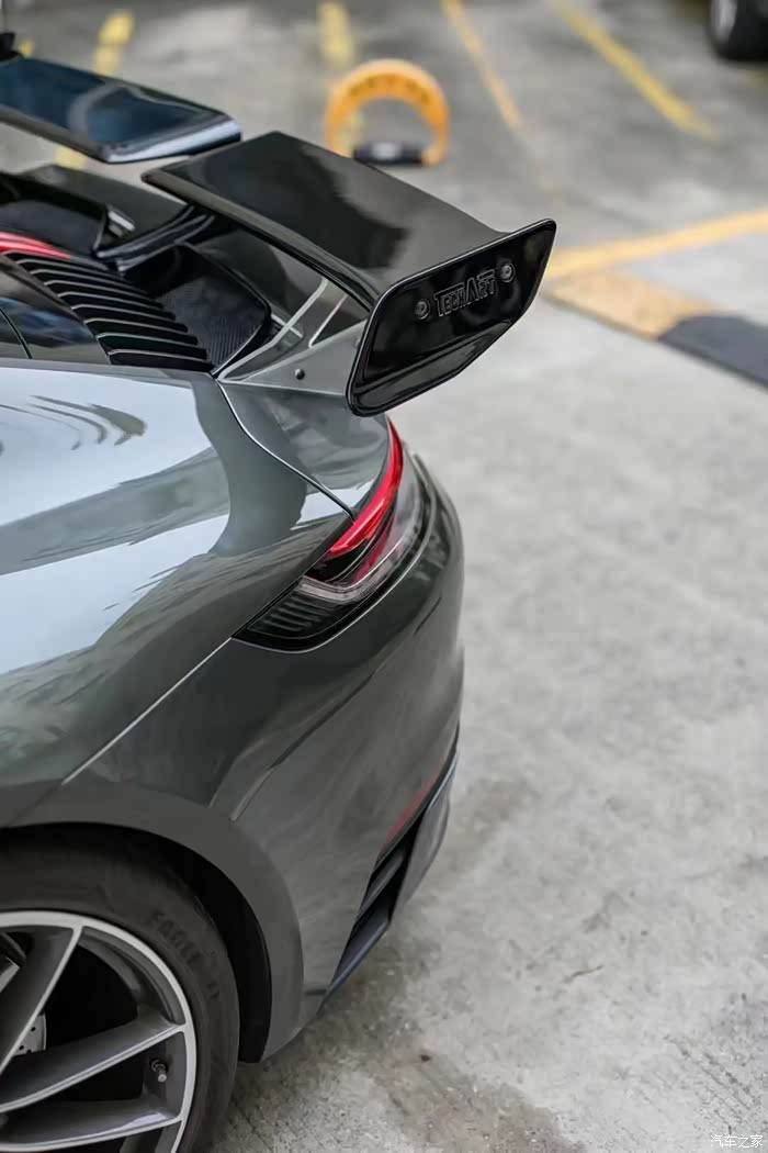 【图】992 砂金石绿 泰卡特大尾翼_保时捷911论坛_汽车之家论坛